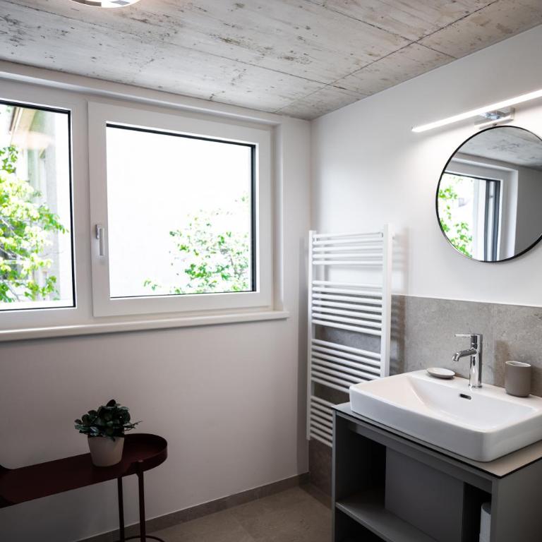 Blackhome Innsbruck City Center - Deluxe Studio mit Doppelbett - 4