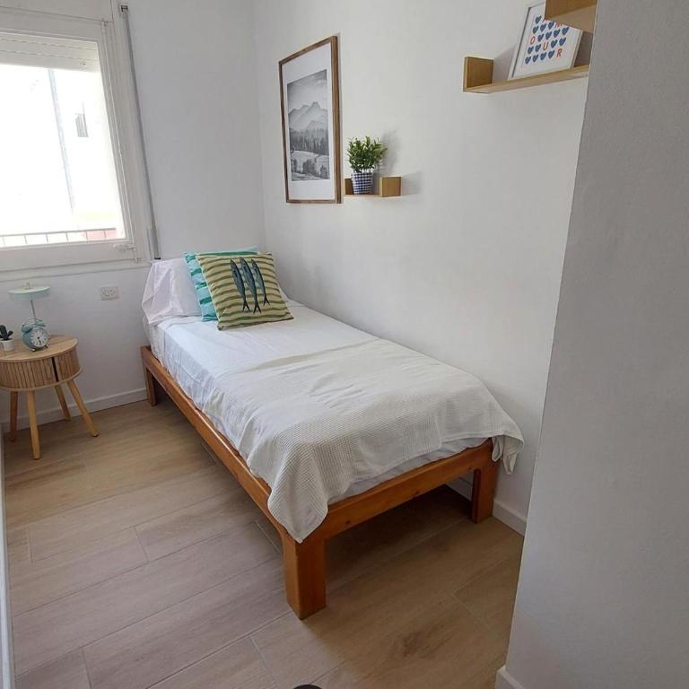 Apartamento en Primera Línea de Playa con Terraza y 3 Habitaciones en Llançà - ES-170-71 - Apartamento - 11
