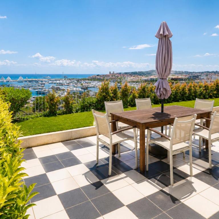 Penthouse - panoramic sea-view rooftop, Port Vauban - Apartment mit Meerblick - 25