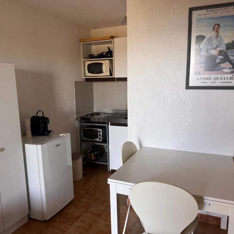 Appartement Vue Mer avec piscine à Cavalaire-sur-Mer - Apartamento Deluxe - 8