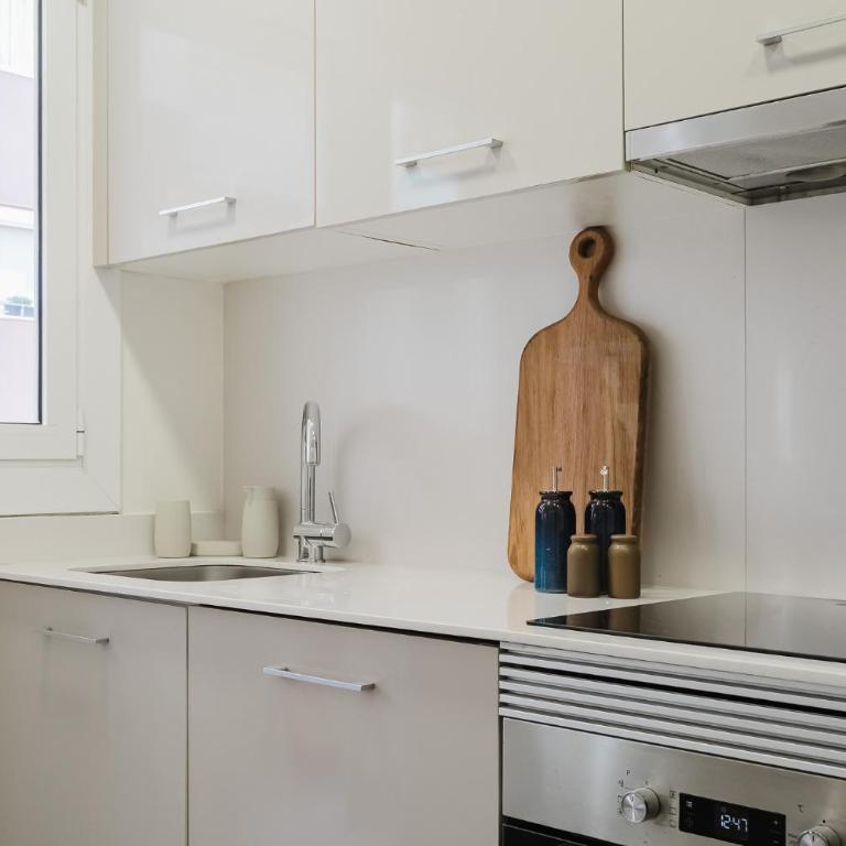 Luxury Apartment near Camp Nou - Four-Bedroom Luxury Apartment - 28