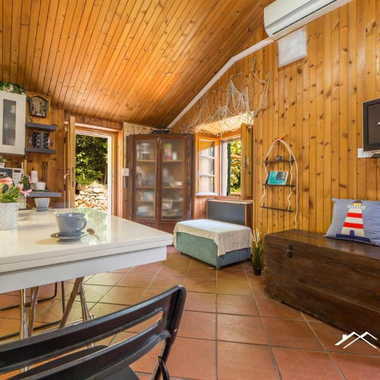 Beach | 1BR | AC | Paraggi | Peaceful Retreat | By Tilo - Appartamento con Vista sul Parco - 12