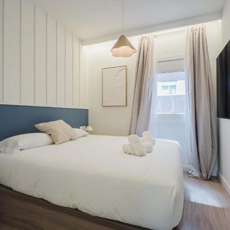 Luxury Apartment near Camp Nou - Four-Bedroom Luxury Apartment - 18