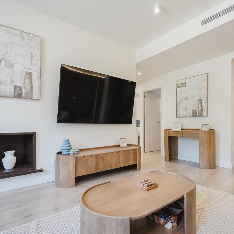 Luxury Apartment near Camp Nou - Four-Bedroom Luxury Apartment - 2