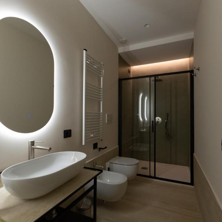 Tom Suites - Camera Matrimoniale con Balcone - 14