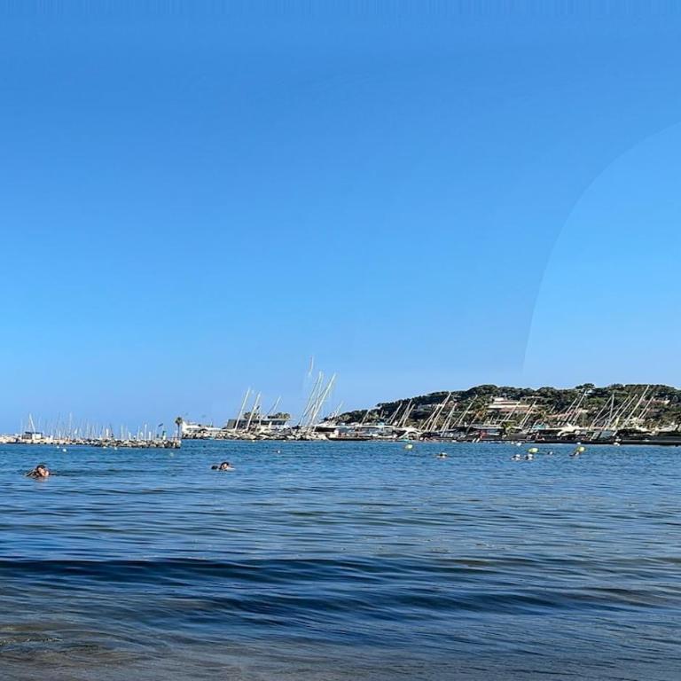 Nice duplex close to the beach and the center - Appartement en Duplex - 8