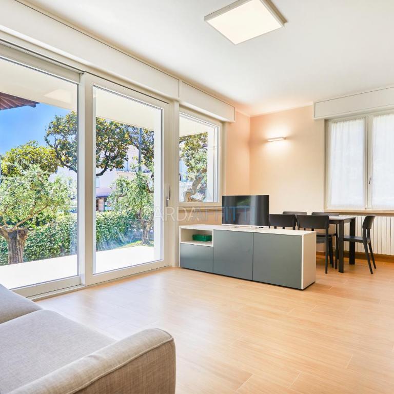Ares Apartment - Vicino al Lago di Garda e alla Stazione Treno - Appartamento con 2 Camere da Letto - 3