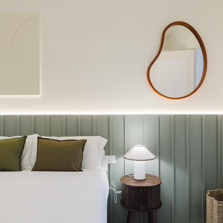 Elegant and Spacious Apartment Steps from Plaza Catalunya - Four-Bedroom Deluxe Apartment - 30