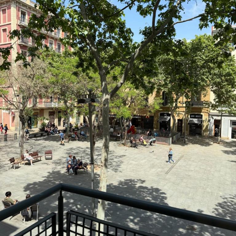 Cozy Duplex with Terrace in Gracia Square - Three-Bedroom House - 17