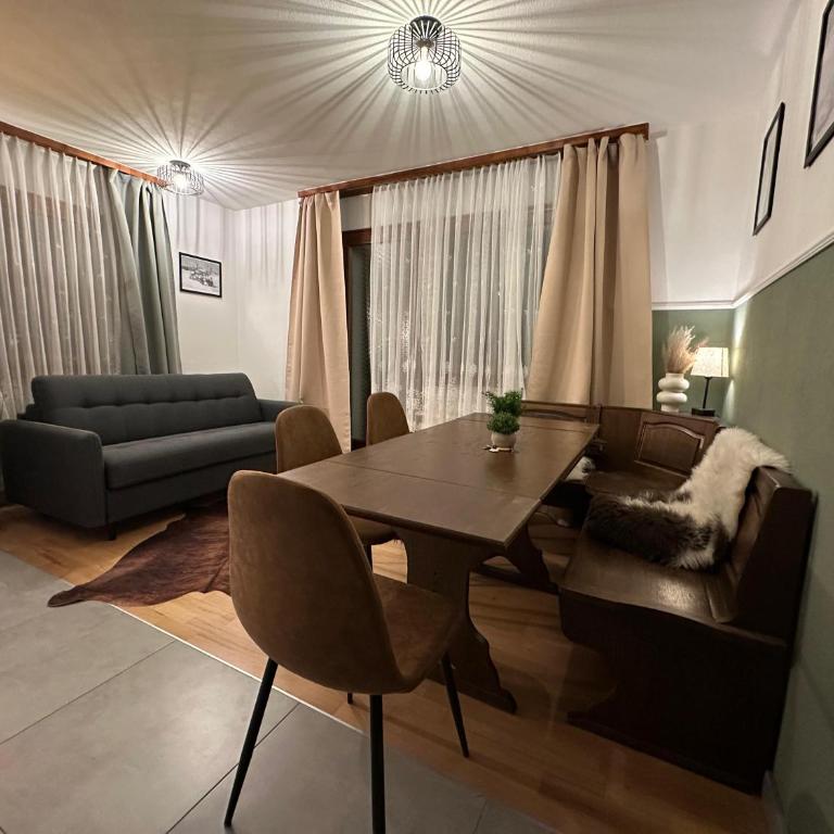 Family Home Base near Saas Fee with Mountain View - Apartment mit 2 Schlafzimmern und Balkon - 9