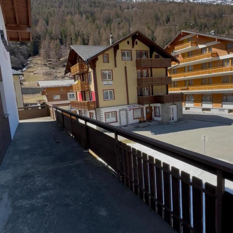 Family Home Base near Saas Fee with Mountain View - Apartment mit 2 Schlafzimmern und Balkon - 32