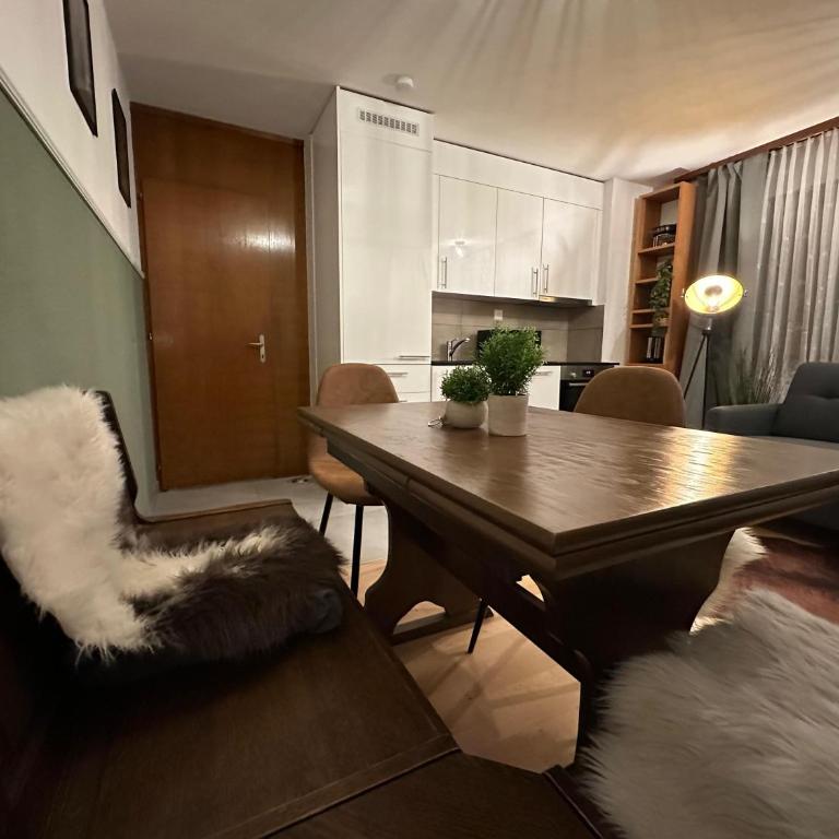 Family Home Base near Saas Fee with Mountain View - Apartment mit 2 Schlafzimmern und Balkon - 35