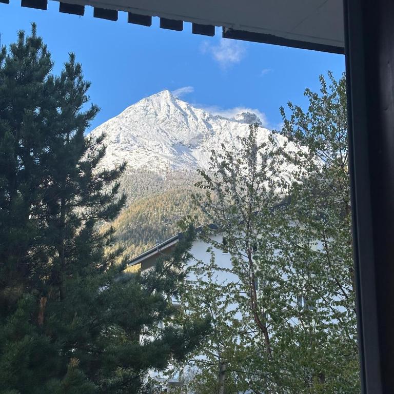 Family Home Base near Saas Fee with Mountain View - Apartment mit 2 Schlafzimmern und Balkon - 1