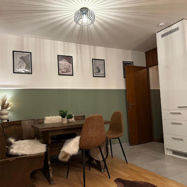 Family Home Base near Saas Fee with Mountain View - Apartment mit 2 Schlafzimmern und Balkon - 26