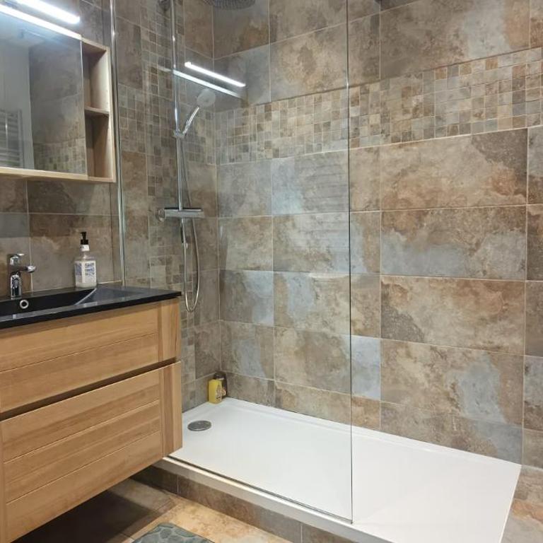 Bel appart pour 6 p, clim, parking et terrasse - Appartement 3 Chambres - 16