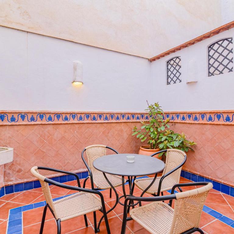 Apartamentos Caballerizas con parking gratuito - One-Bedroom Apartment with Patio and Parking - 16