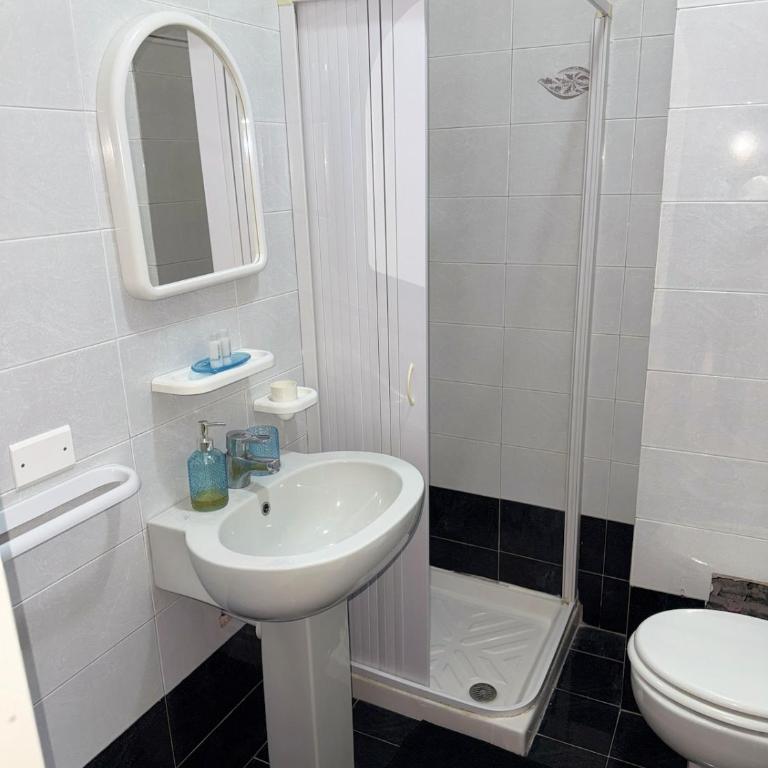 Gentile Stays - Appartamento con 2 Camere da Letto - 11
