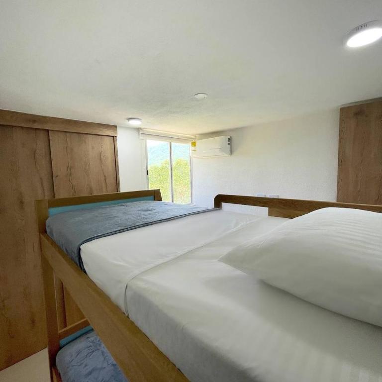 Bello Horizonte Plaza By MJS - Three-Bedroom Premium Apartment with Balcony - 2