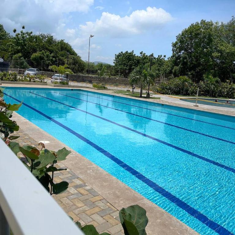 Bello Horizonte Plaza By MJS - Three-Bedroom Premium Apartment with Balcony - 7