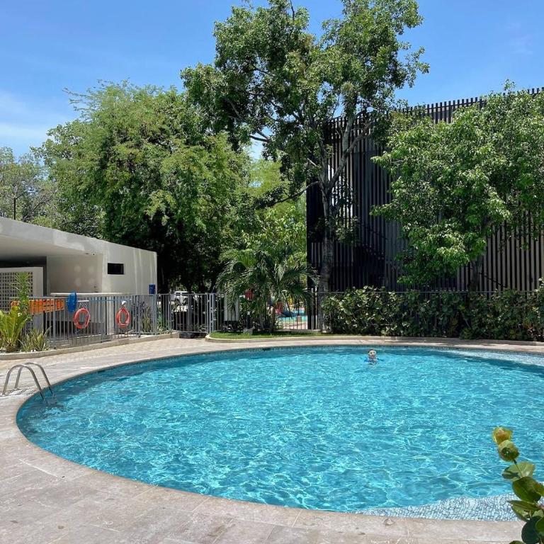 Bello Horizonte Plaza By MJS - Three-Bedroom Premium Apartment with Balcony - 9