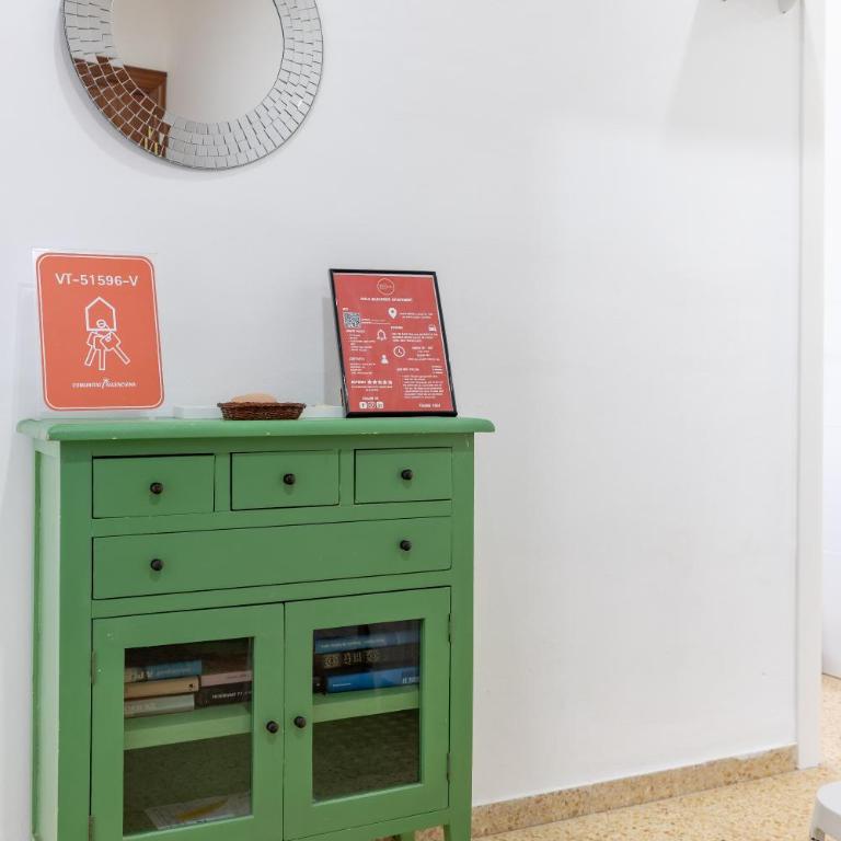 Isola Beachside Apartment - Three-Bedroom Apartment - 24