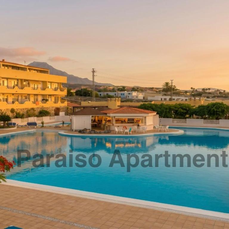 Paraiso Apartment 1km walk to beach - Apartamento de 1 dormitorio con balcón y vistas a la montaña - 1