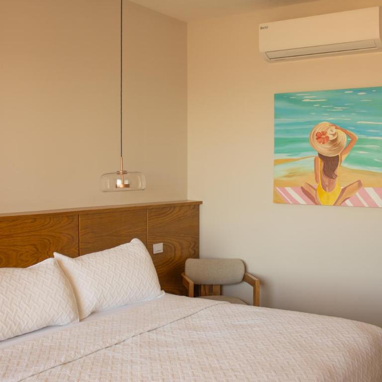 Costa Elegante Hotel & Suites - Studio with Balcony - 3