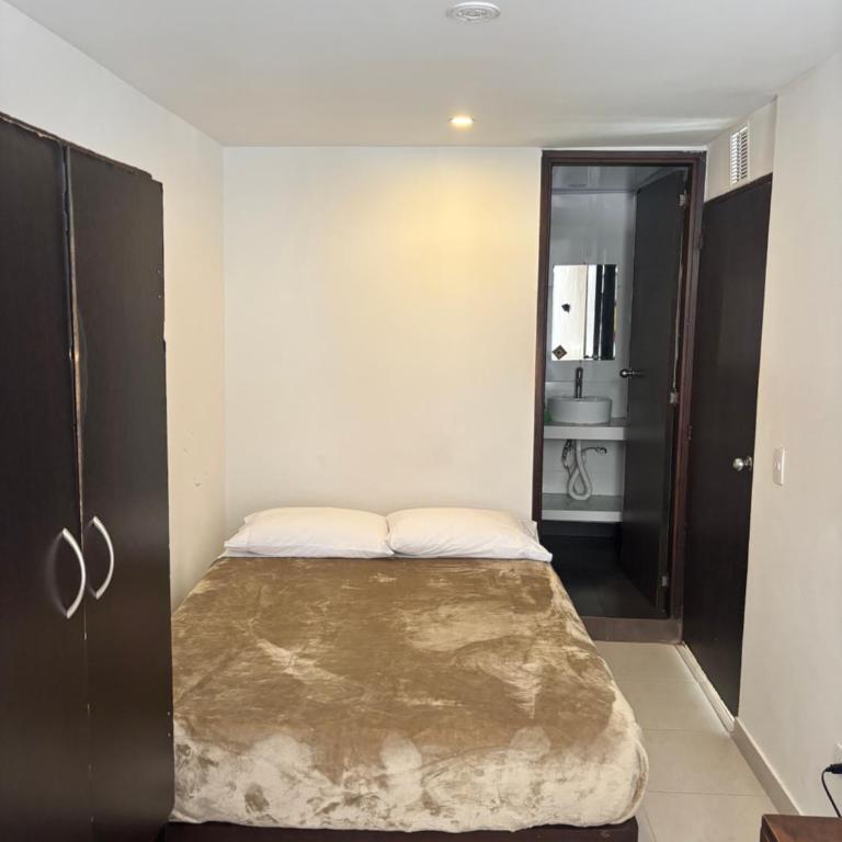 Casa Kiwi Hostel - Habitación Triple con baño - 4