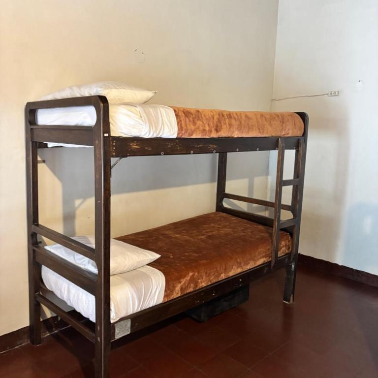 Casa Kiwi Hostel - Cama en habitación compartida mixta de 8 camas - 4