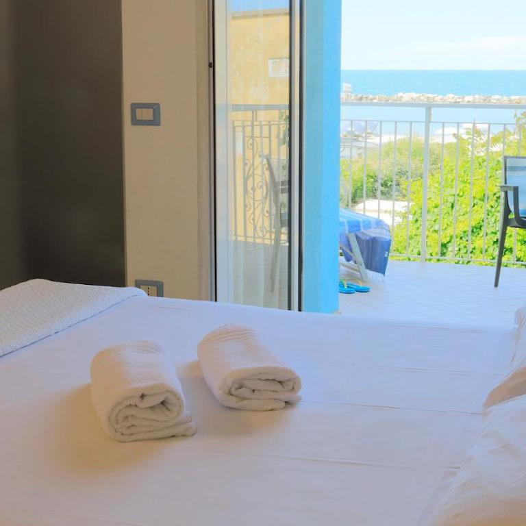 Art Hotel La Perla - Camera Tripla Superior con Vista Mare - 9