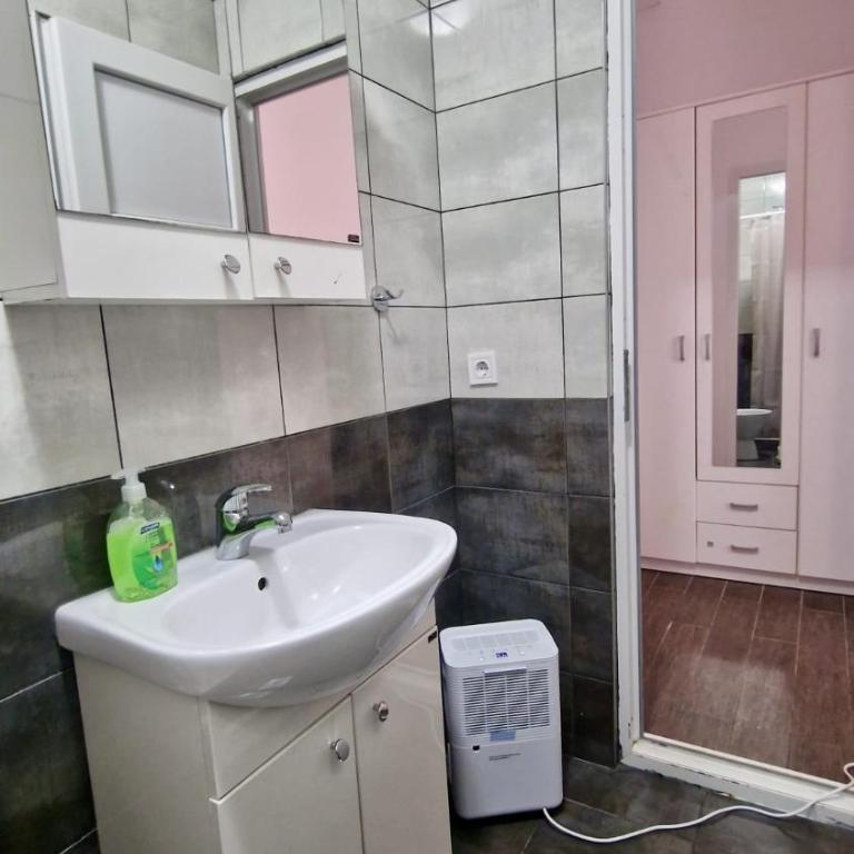 Apartments Vista Muo 2026 NEWLY RENOVATED - Studio - Ground Floor (2 Adults) - 3