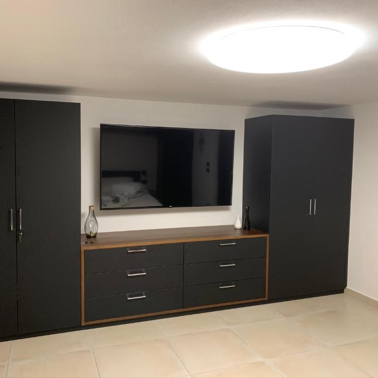 La Perla del Garda - Exclusive Lake & Pool Waterfront Residence - Two-Bedroom Apartment - 22