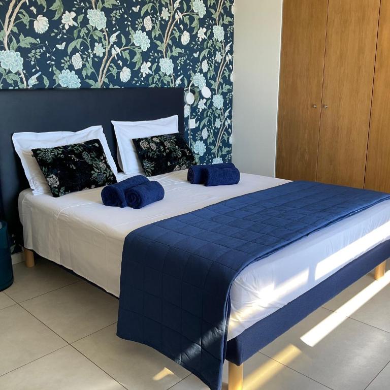Suite avec 2 chambres d'hôtes pour 1 à 4 personnes avec vue mer, terrasse, parking privé, proche port et aéroport, petit déjeuner inclus - Suite avec Terrasse - 2