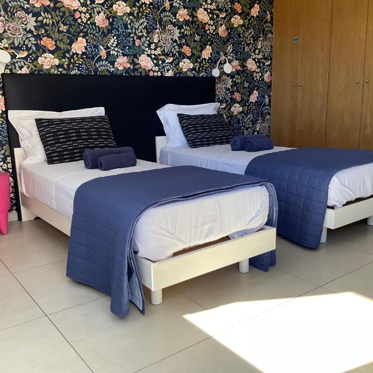 Suite avec 2 chambres d'hôtes pour 1 à 4 personnes avec vue mer, terrasse, parking privé, proche port et aéroport, petit déjeuner inclus - Suite avec Terrasse - 3