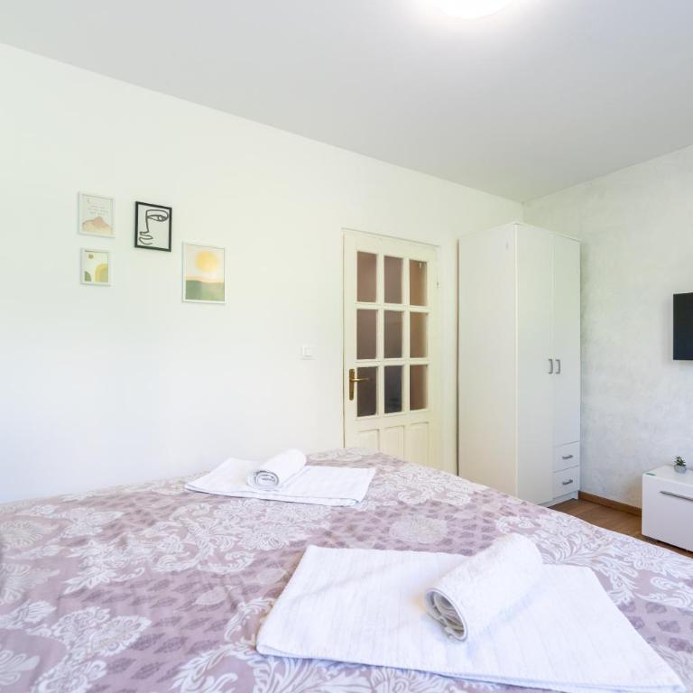 Green and Wood Design Apartments - near Airport with free parking - Apartman sa 1 Spavaćom Sobom - 1