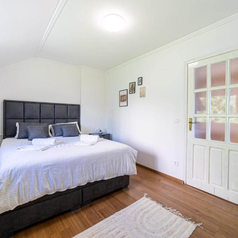 Green and Wood Design Apartments - near Airport with free parking - Apartman sa 1 Spavaćom Sobom - 10