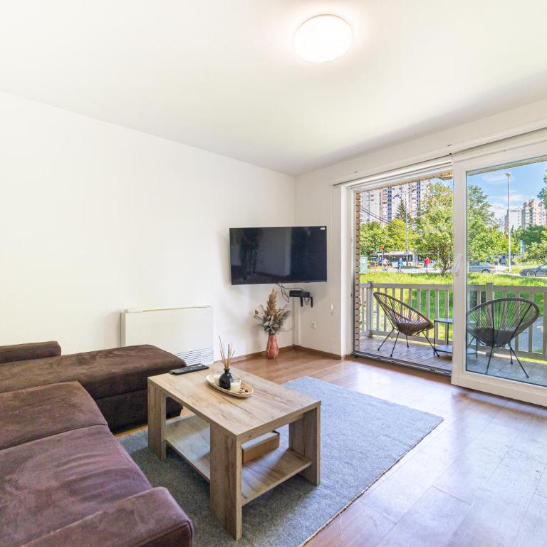 Green and Wood Design Apartments - near Airport with free parking - Apartman sa 1 Spavaćom Sobom - 14