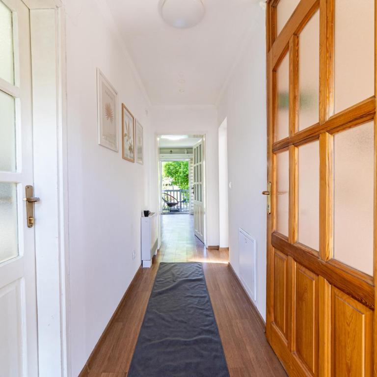 Green and Wood Design Apartments - near Airport with free parking - Apartman sa 1 Spavaćom Sobom - 16