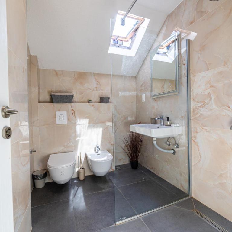 Green and Wood Design Apartments - near Airport with free parking - Apartman sa 1 Spavaćom Sobom - 18