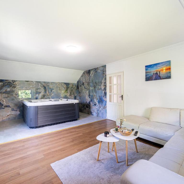 Green and Wood Design Apartments - near Airport with free parking - Apartman sa 1 Spavaćom Sobom - 36