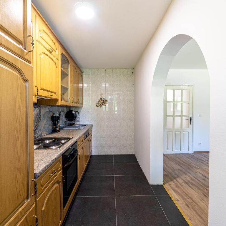 Green and Wood Design Apartments - near Airport with free parking - Apartman sa 1 Spavaćom Sobom - 42