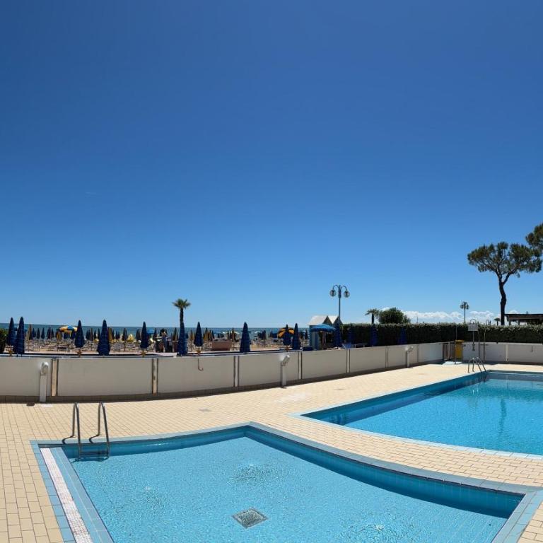 Hoasis Jesolo - Relaxing Family Apartment with Pool & Beach Access - Appartamento con 2 Camere da Letto, Balcone e Vista mare - 4