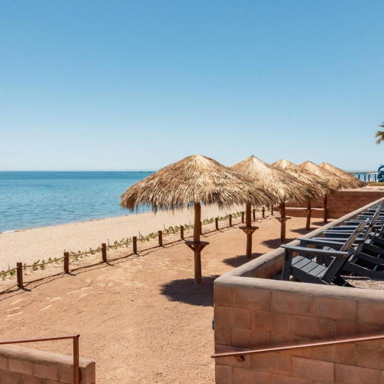 Oceanfront Condo - Private beach access - Appartement 2 Chambres avec Balcon et Vue sur la Mer - 15