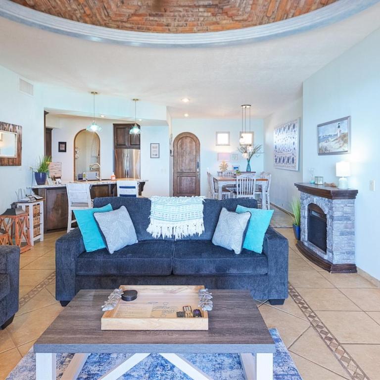 Oceanfront Condo - Private beach access - Appartement 2 Chambres avec Balcon et Vue sur la Mer - 45