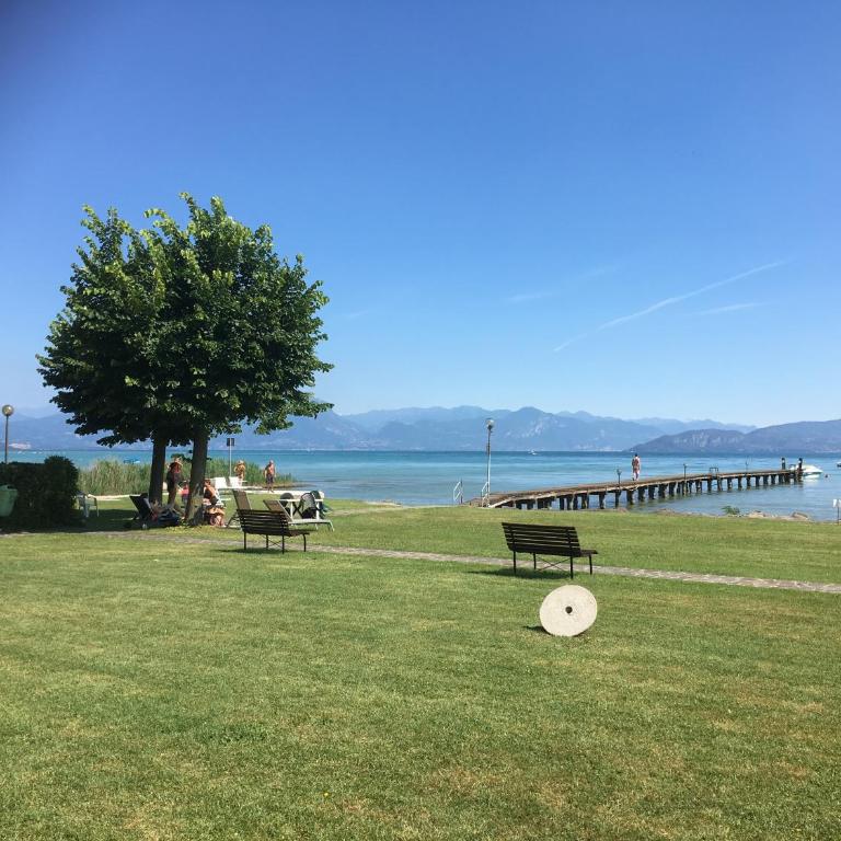 La Perla del Garda - Exclusive Lake & Pool Waterfront Residence - Two-Bedroom Apartment - 2
