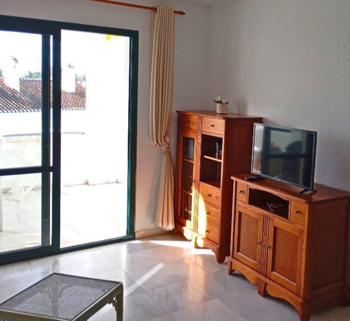 Pool-View Apartment with Terrace & Lift in Pueblo del Parque - Apartment mit 1 Schlafzimmer - 19