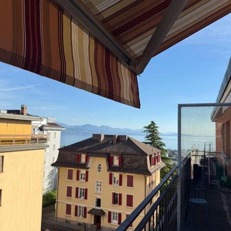 Studio lumineux avec vue sur le Lac et terrasse - Apartment mit 1 Schlafzimmer - 2