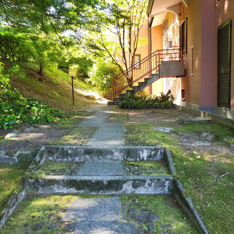 Residenza nel Verde con Piscina Vista Monti e Lago - Standard Apartment - 30