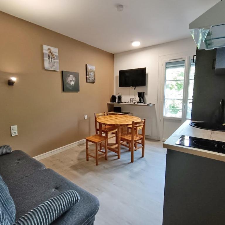 Juvana, T2, Ascenseur, centre Luchon - Apartamento de 1 dormitorio - 3