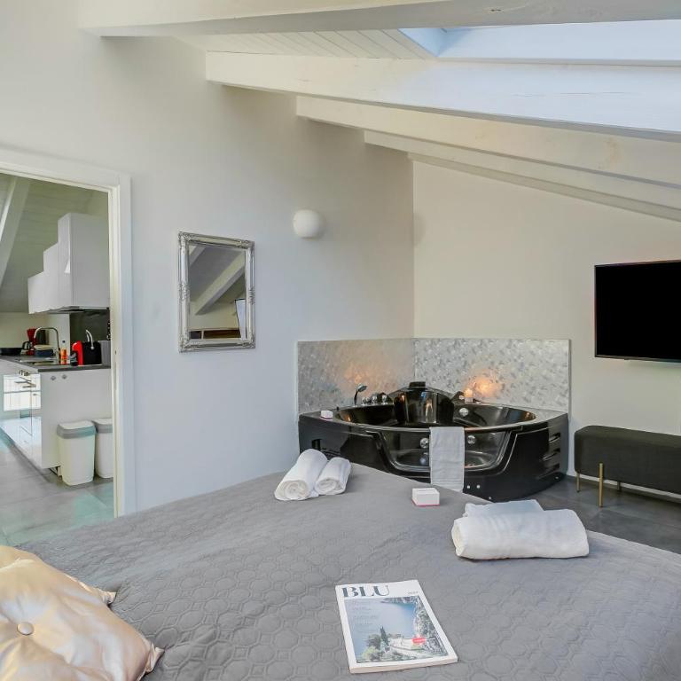 Loft & Jacuzzi - Happy Rentals - Appartamento - 8